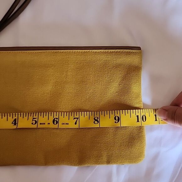 Live Love Loft Beaded Sequined Floral Yellow Zip Up Wristlet - Picture 3 of 9